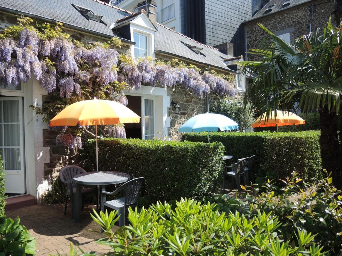 Clos De La Fontaine Dinard Buitenkant foto