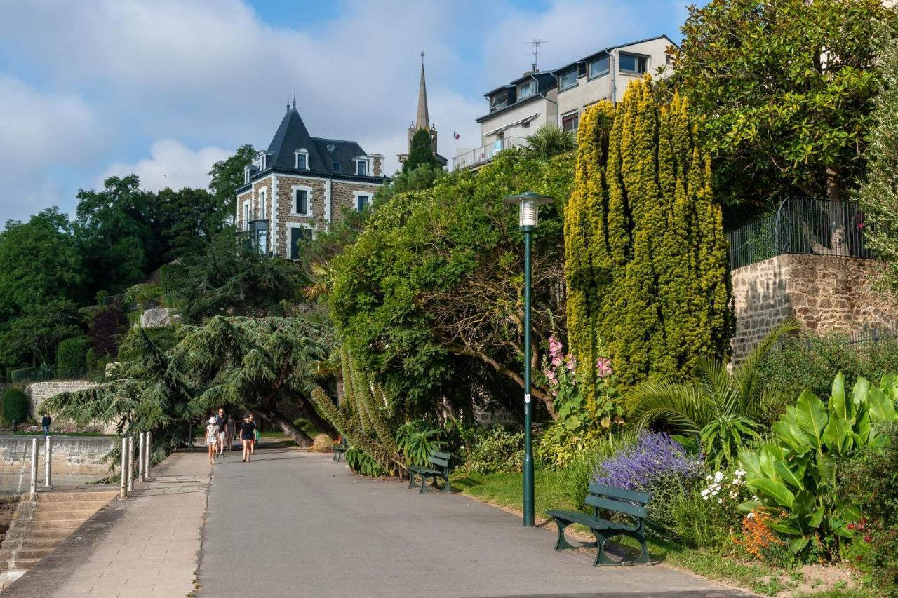 Clos De La Fontaine Dinard Buitenkant foto