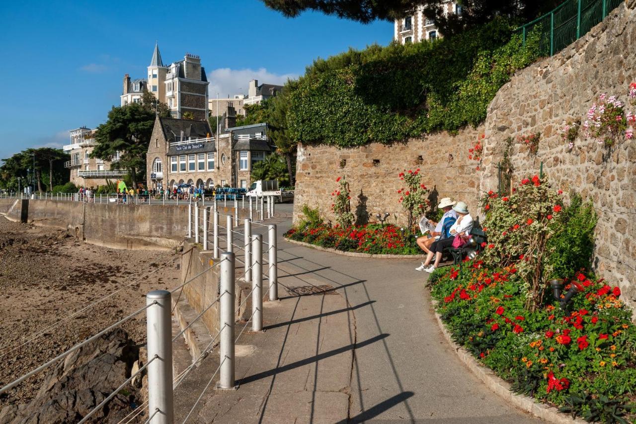 Clos De La Fontaine Dinard Buitenkant foto