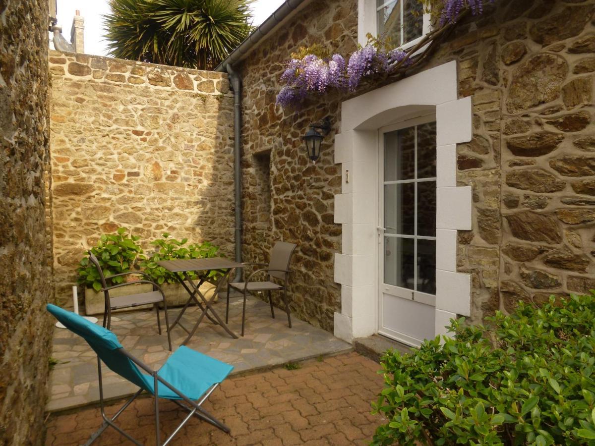 Clos De La Fontaine Dinard Buitenkant foto