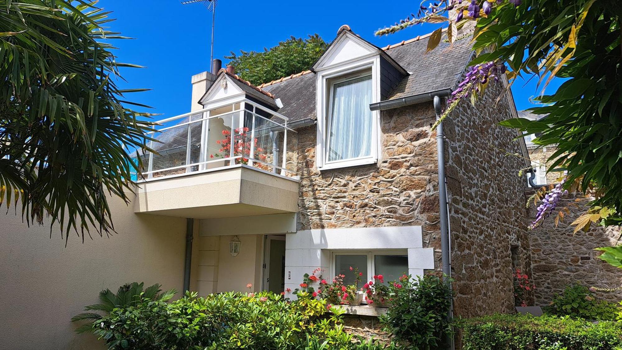 Clos De La Fontaine Dinard Buitenkant foto